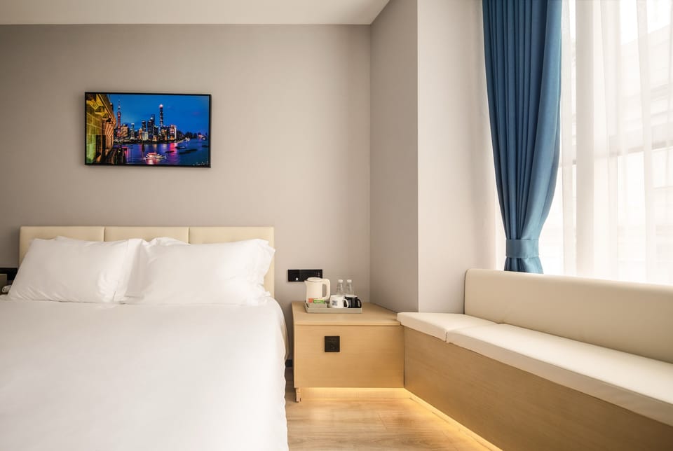 Standard Double Room, City View | WiFi (free)