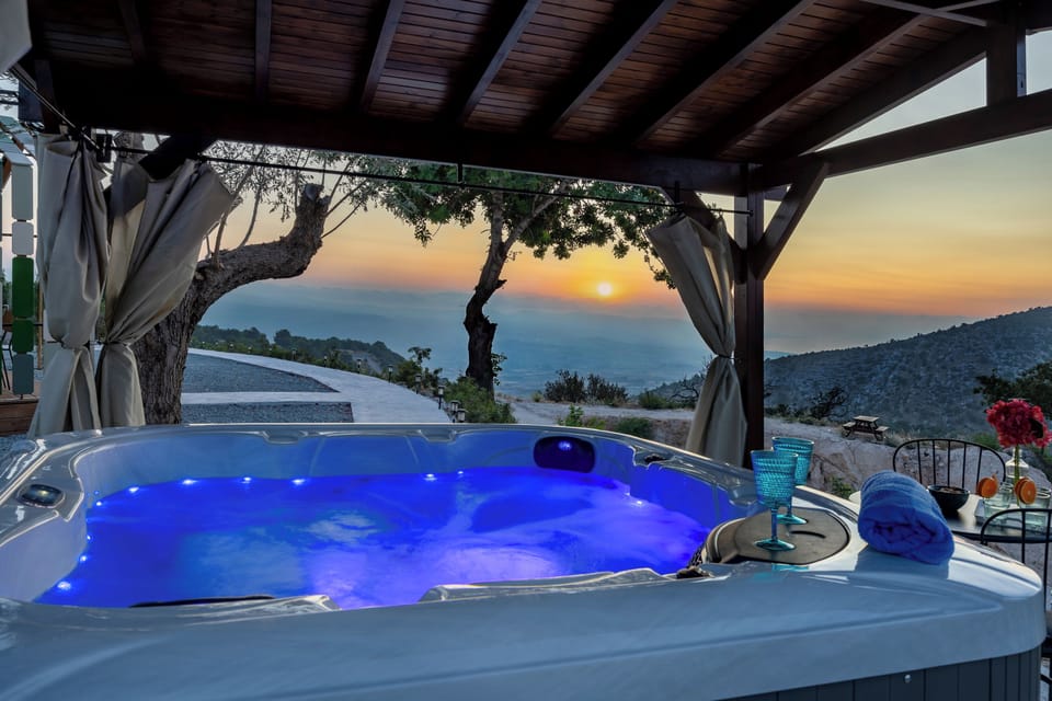 Cabin, 1 Bedroom, Patio, Mountain View | Outdoor spa tub