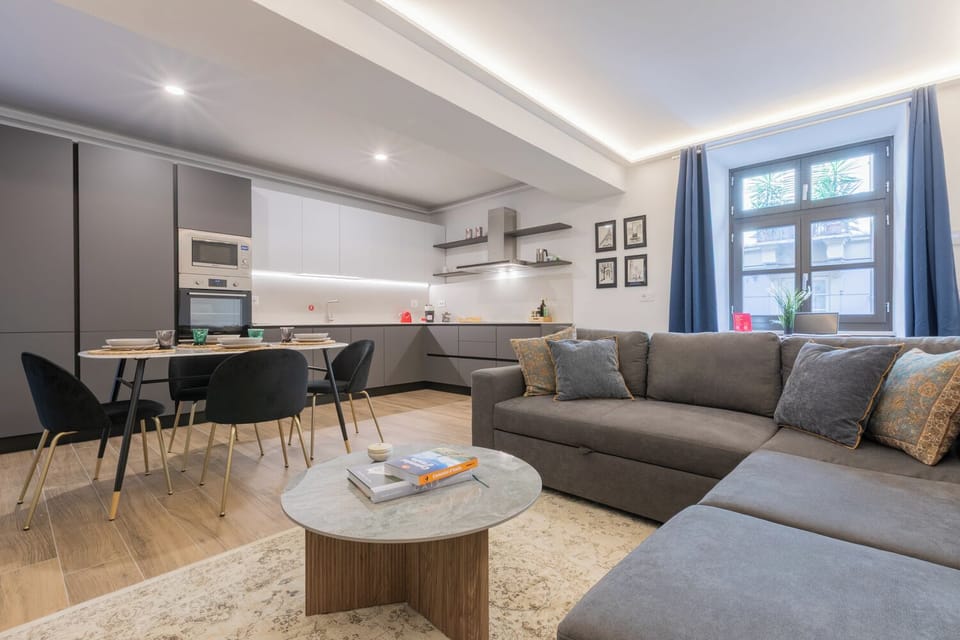 Apartment, 1 Bedroom | Living area | 30-inch TV with satellite channels