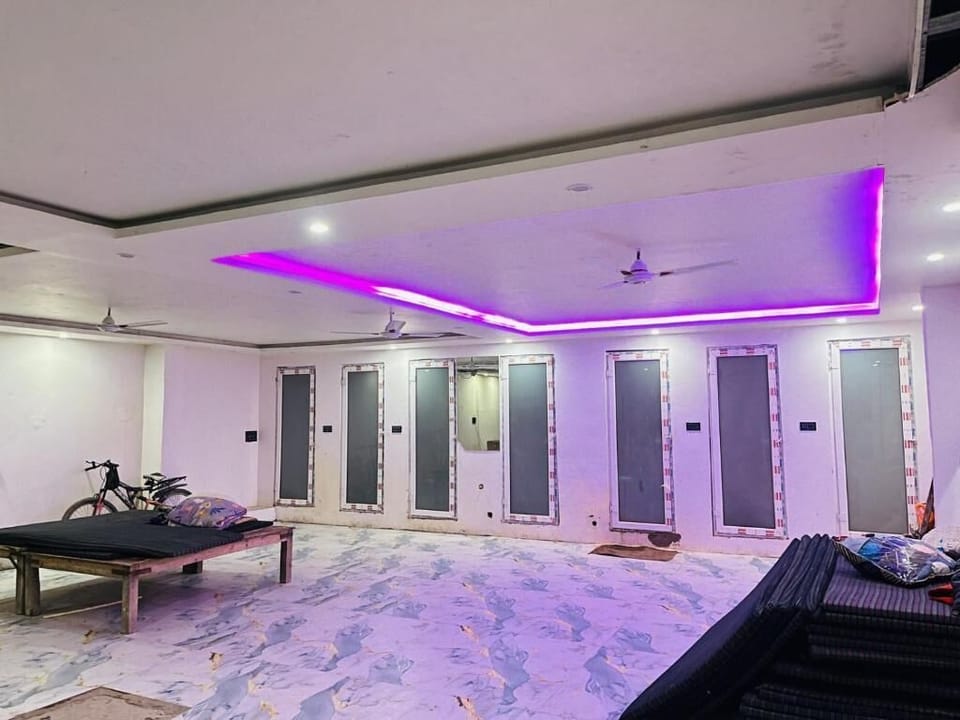 Deluxe Double Room, Balcony, City View | Interior