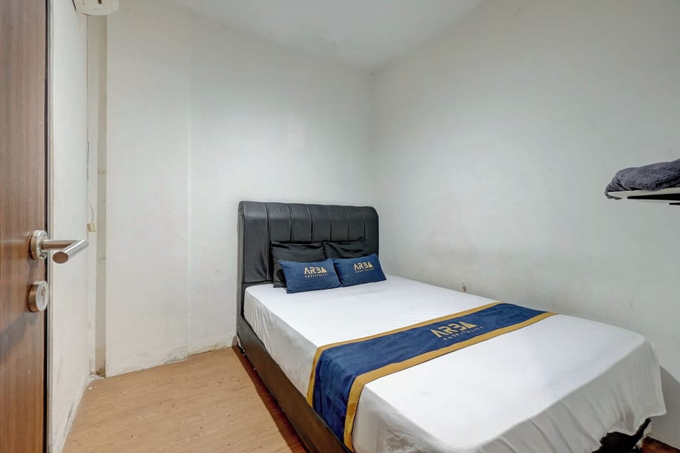 Double Room | WiFi (free), bed sheets