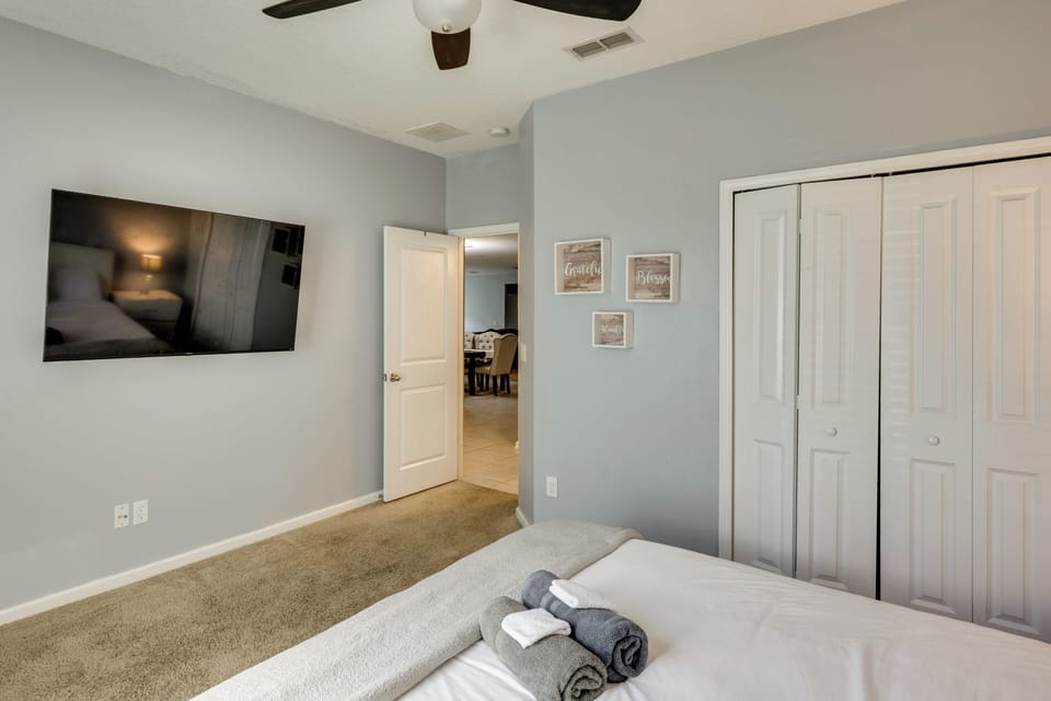 House (5 Bedrooms) | Interior