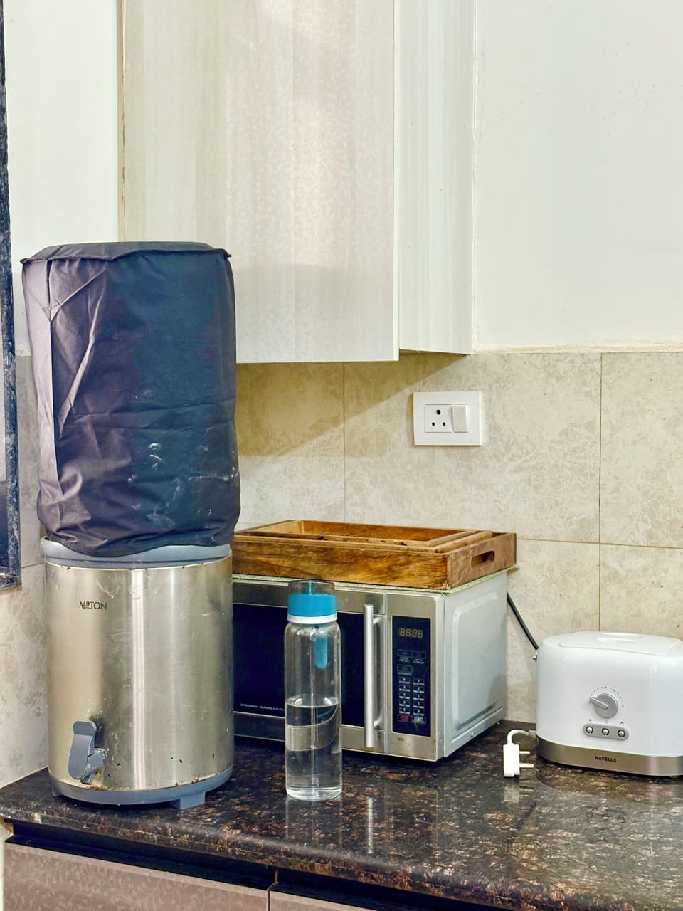 Fridge, microwave, oven, cookware/dishes/utensils