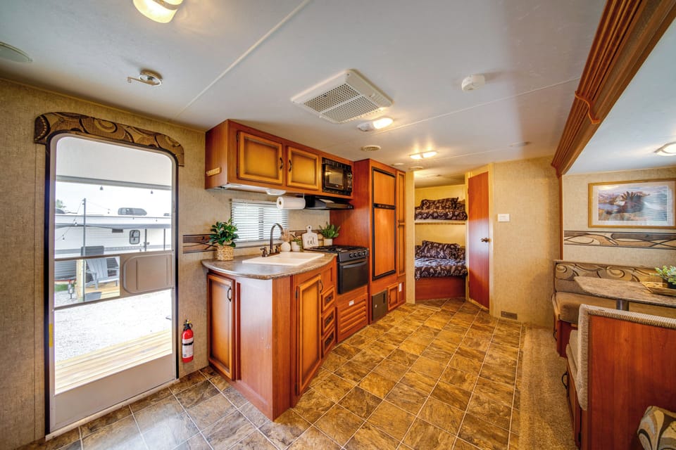 House (2 Bedrooms) | Interior