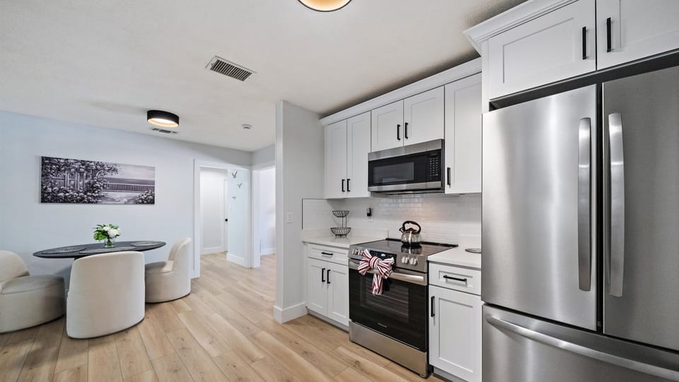 House, 2 Bedrooms | Private kitchen | Coffee/tea maker, fridge, oven, toaster