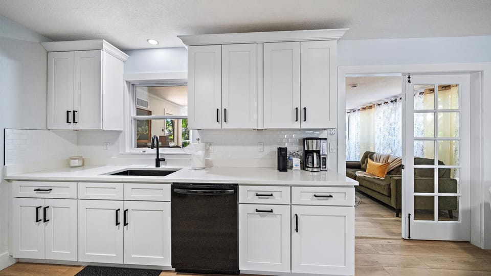 House, 2 Bedrooms | Private kitchen | Coffee/tea maker, fridge, oven, toaster