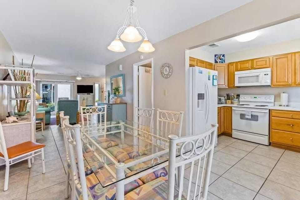 House, Multiple Beds (Gulf Winds East #50) | Private kitchen