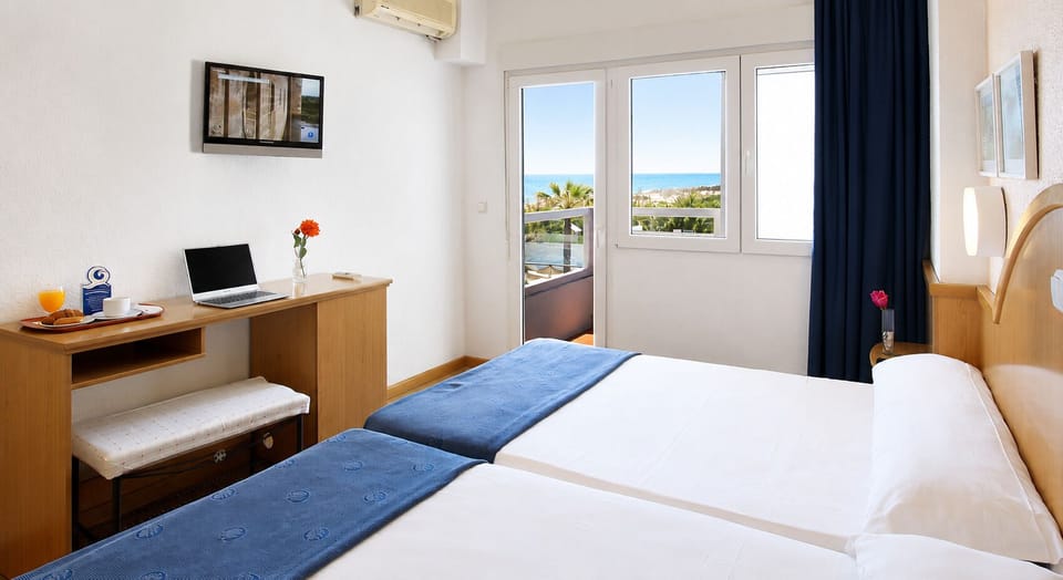 Standard Double Room | In-room safe, WiFi (free)