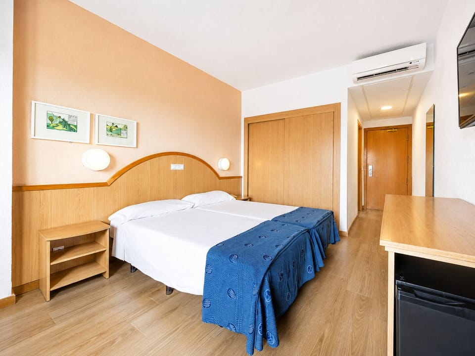 Standard Double Room | In-room safe, WiFi (free)