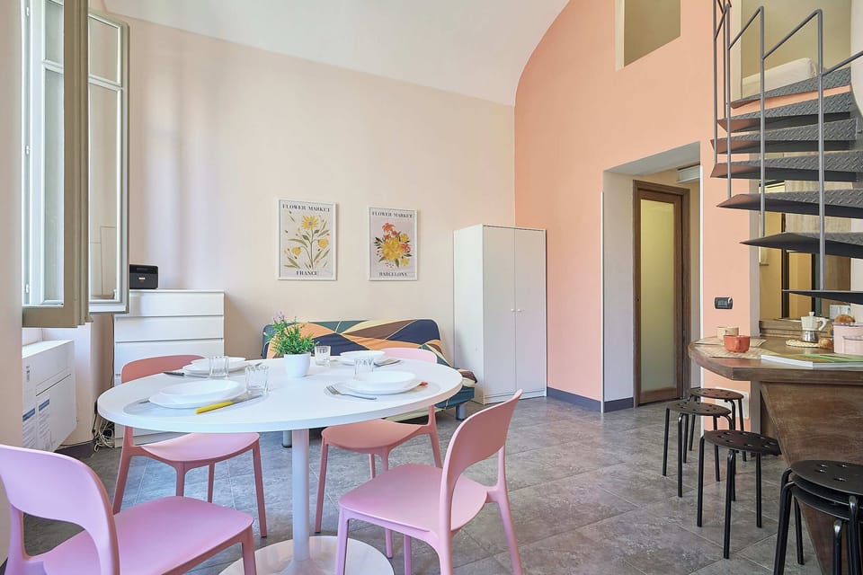 Apartment (1 Bedroom) | Dining room