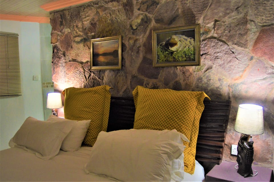 Deluxe Double Room, Courtyard View | Desk, laptop workspace, WiFi (free)
