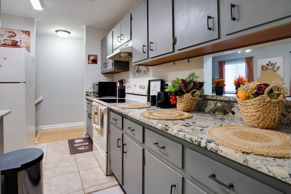 House, 2 Bedrooms, Balcony | Private kitchen