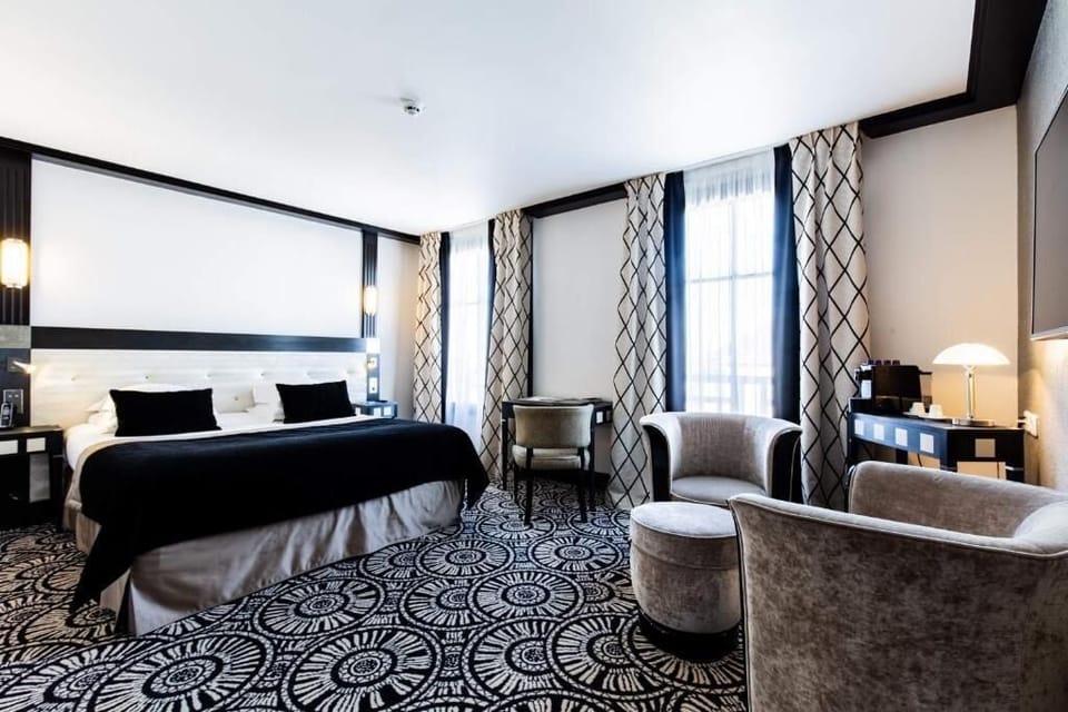 Premium bedding, in-room safe, soundproofing, cribs/infant beds