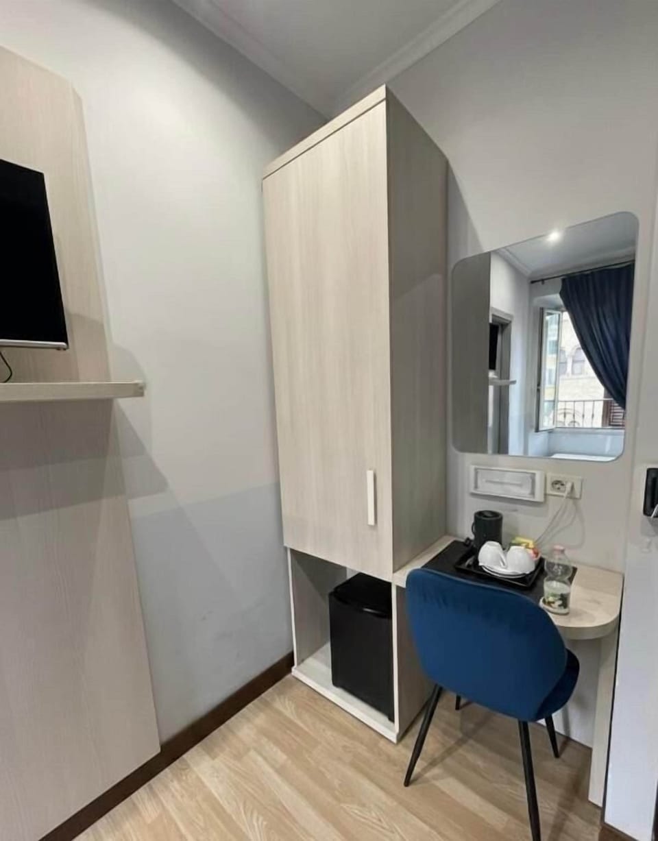 In-room safe, desk, laptop workspace, blackout drapes