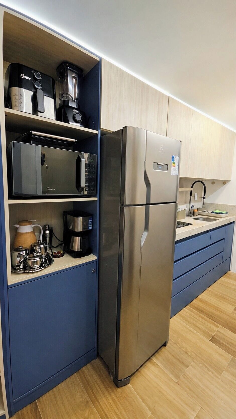 Deluxe Studio, Pool View | Private kitchen | Full-size fridge, microwave, stovetop, blender