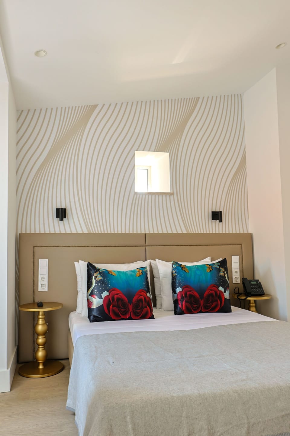 Comfort Apartment | In-room safe, laptop workspace, blackout drapes, soundproofing