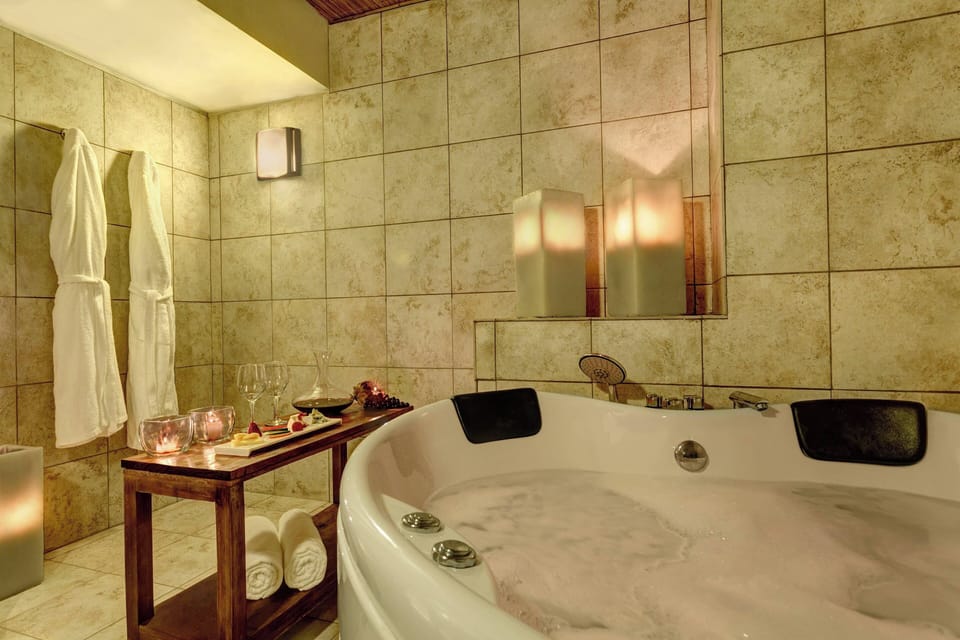 Couples treatment rooms, sauna, hot tub, body treatments, facials