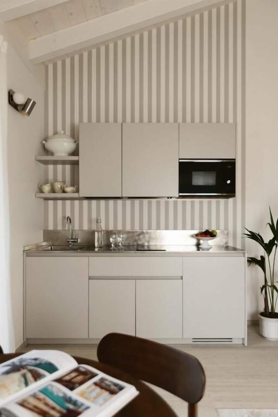 Suite, Lake View | Private kitchen