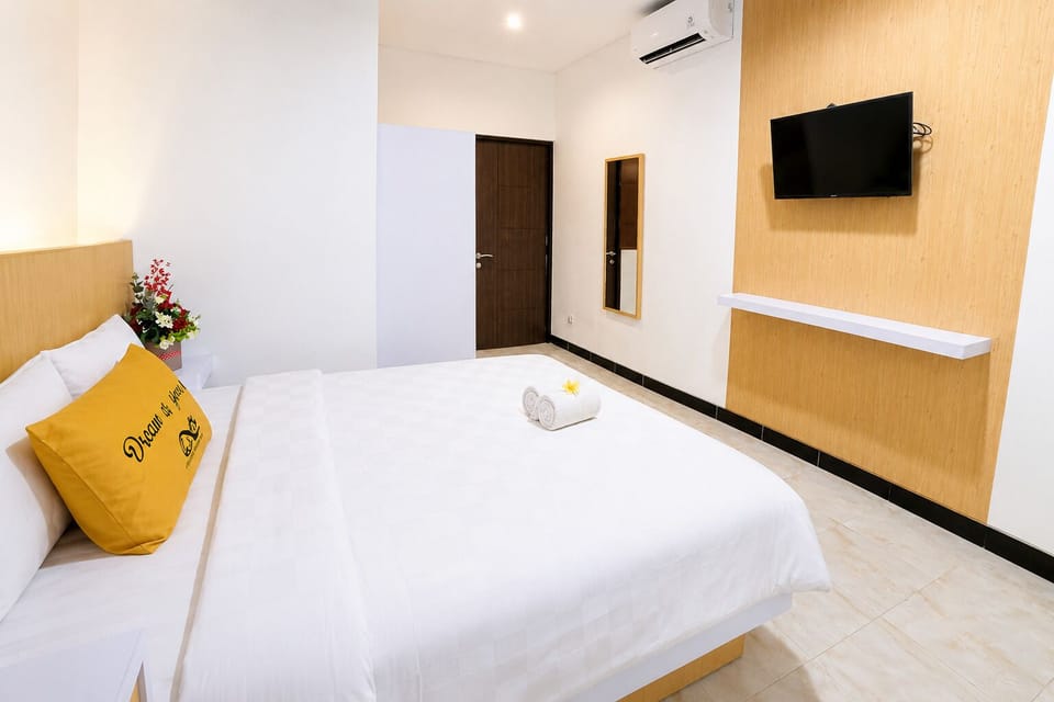 Deluxe Double Room, Balcony | Desk, WiFi (free)