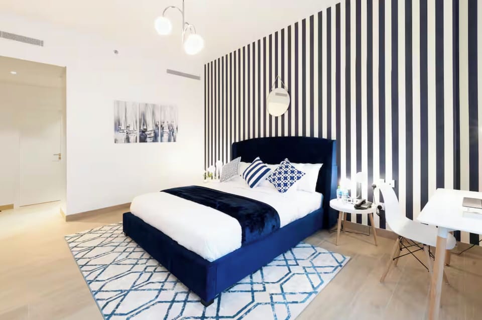 Deluxe Apartment, Balcony, Sea View | In-room safe, blackout drapes, iron/ironing board, WiFi (free)