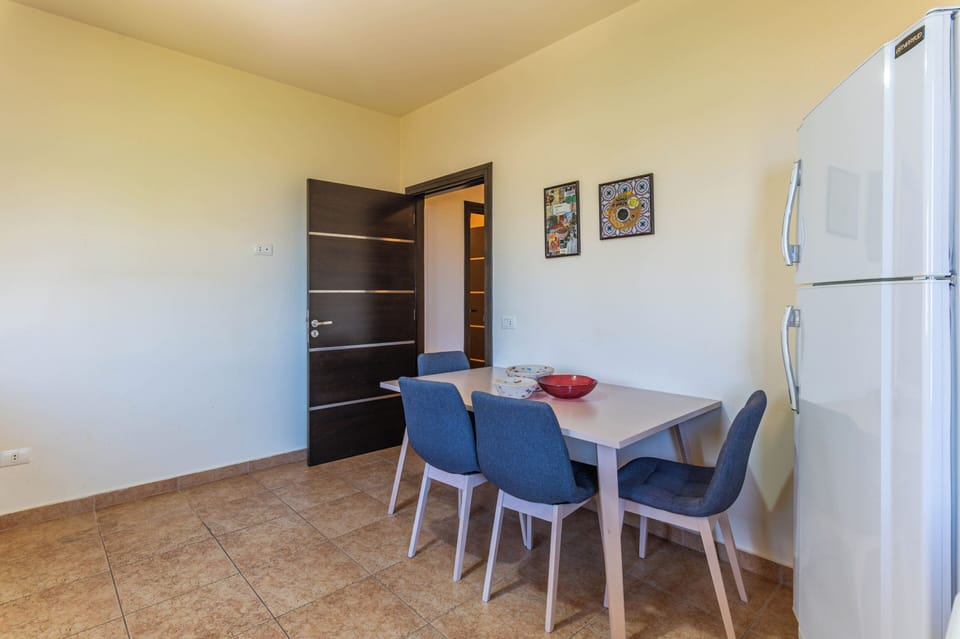 Apartment, 3 Bedrooms, Kitchen, City View | Dining