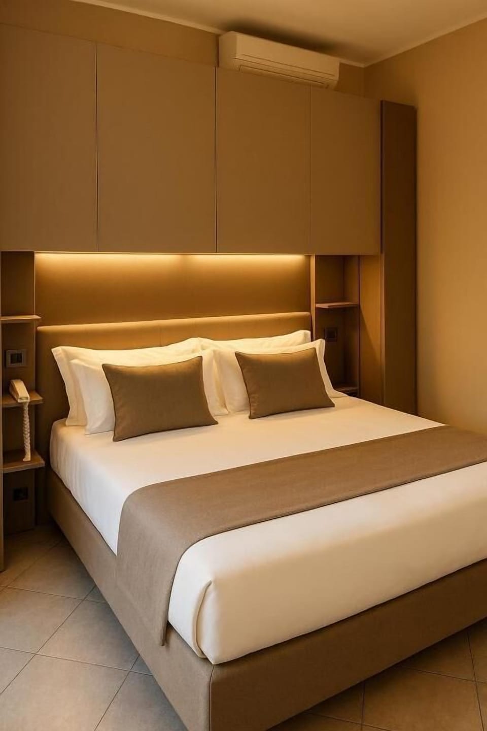 In-room safe, desk, laptop workspace, WiFi (free)