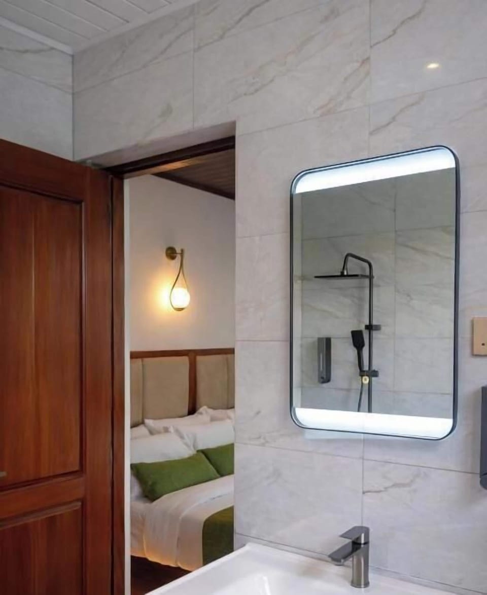 Family Room, Private Bathroom | Bathroom | Shower, free toiletries, towels, soap
