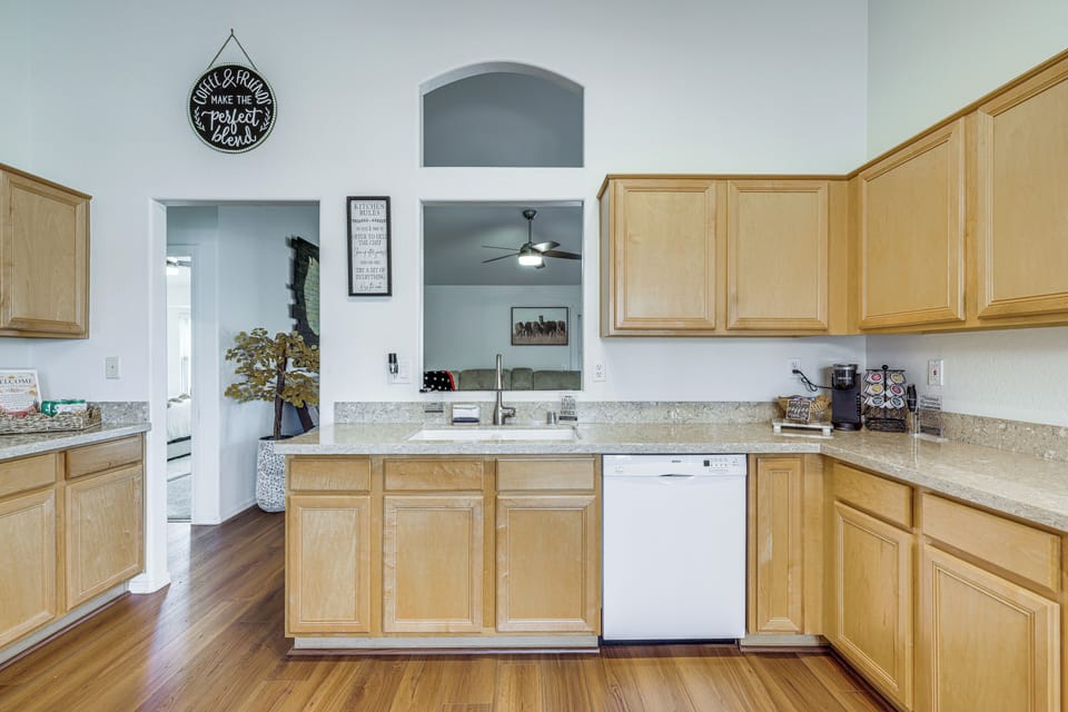 House (3 Bedrooms) | Interior