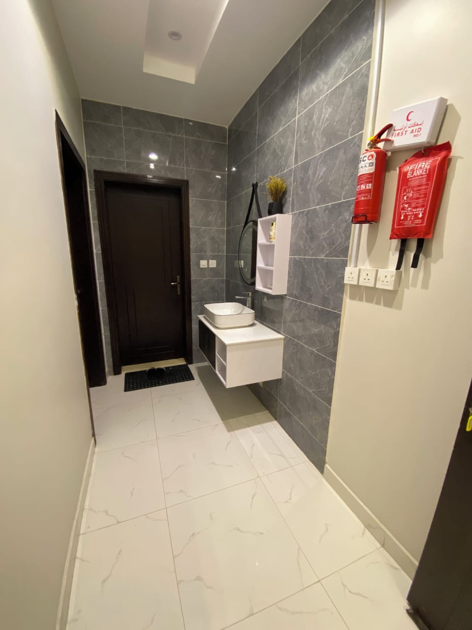 Deluxe Apartment | Bathroom