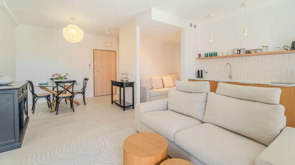 Apartment (11) | Living area | 30-inch flat-screen TV with digital channels