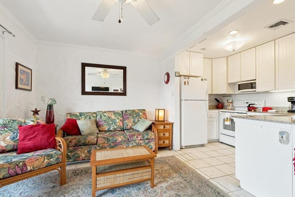 Apartment, 1 Bedroom | Living area