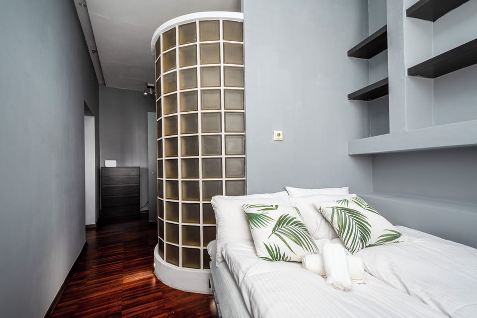 Apartment (17) | Iron/ironing board, WiFi (free), individually decorated