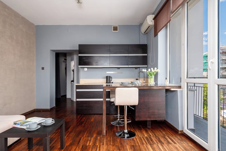 Apartment, Balcony | Living area | 30-inch flat-screen TV with digital channels