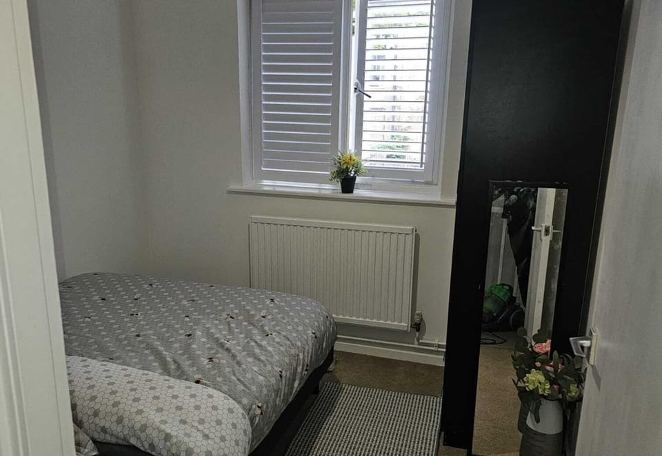 2 bedrooms, iron/ironing board, WiFi (free), bed sheets