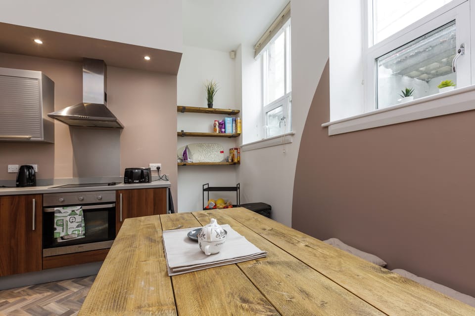 Near Cavern Club 2-storey Westminster Apartment in Liverpool