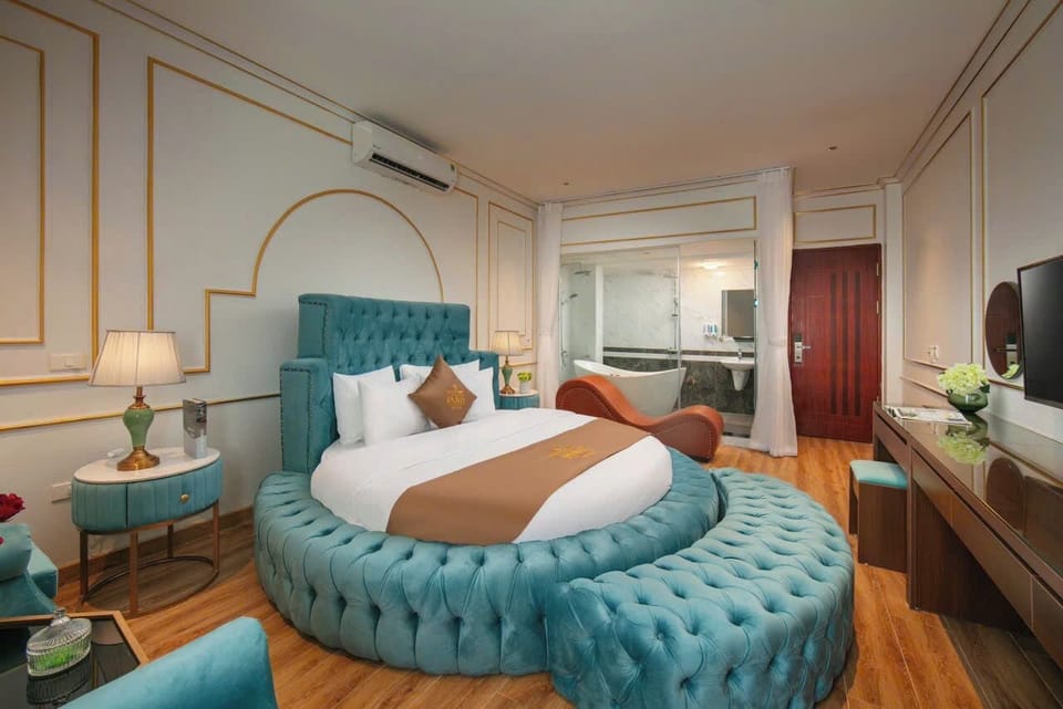 Luxury Double Room | Desk, WiFi (free)