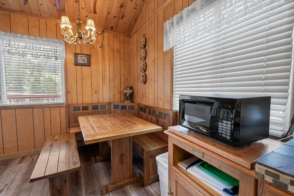 House, 3 Bedrooms, Pets Allowed, Mountain View | Dining
