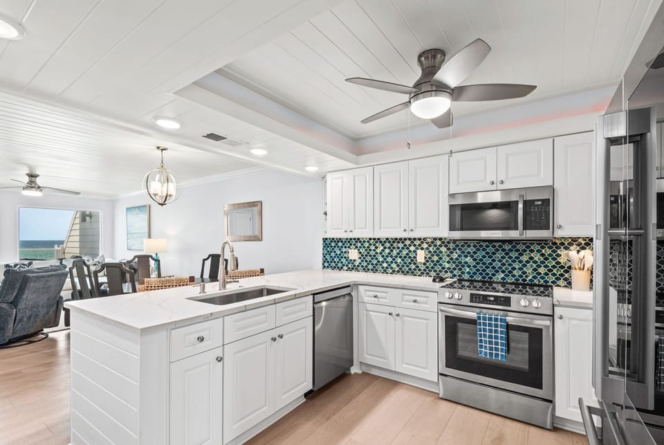 Townhome, Multiple Beds, Ocean View (Emerald Dream - Shores Townhomes 102) | Private kitchen
