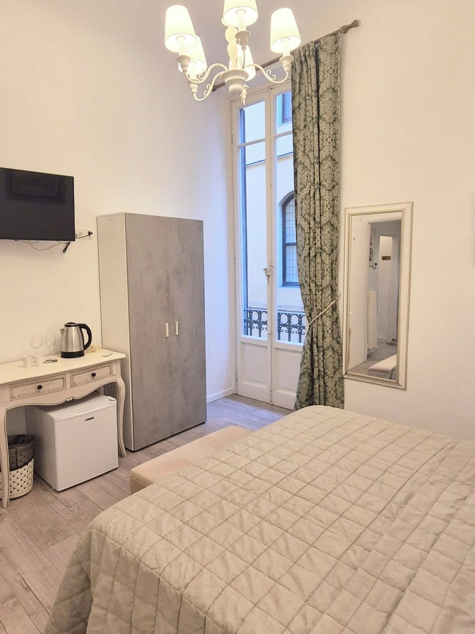 Deluxe Double Room | Desk, laptop workspace, blackout drapes, iron/ironing board (on request)