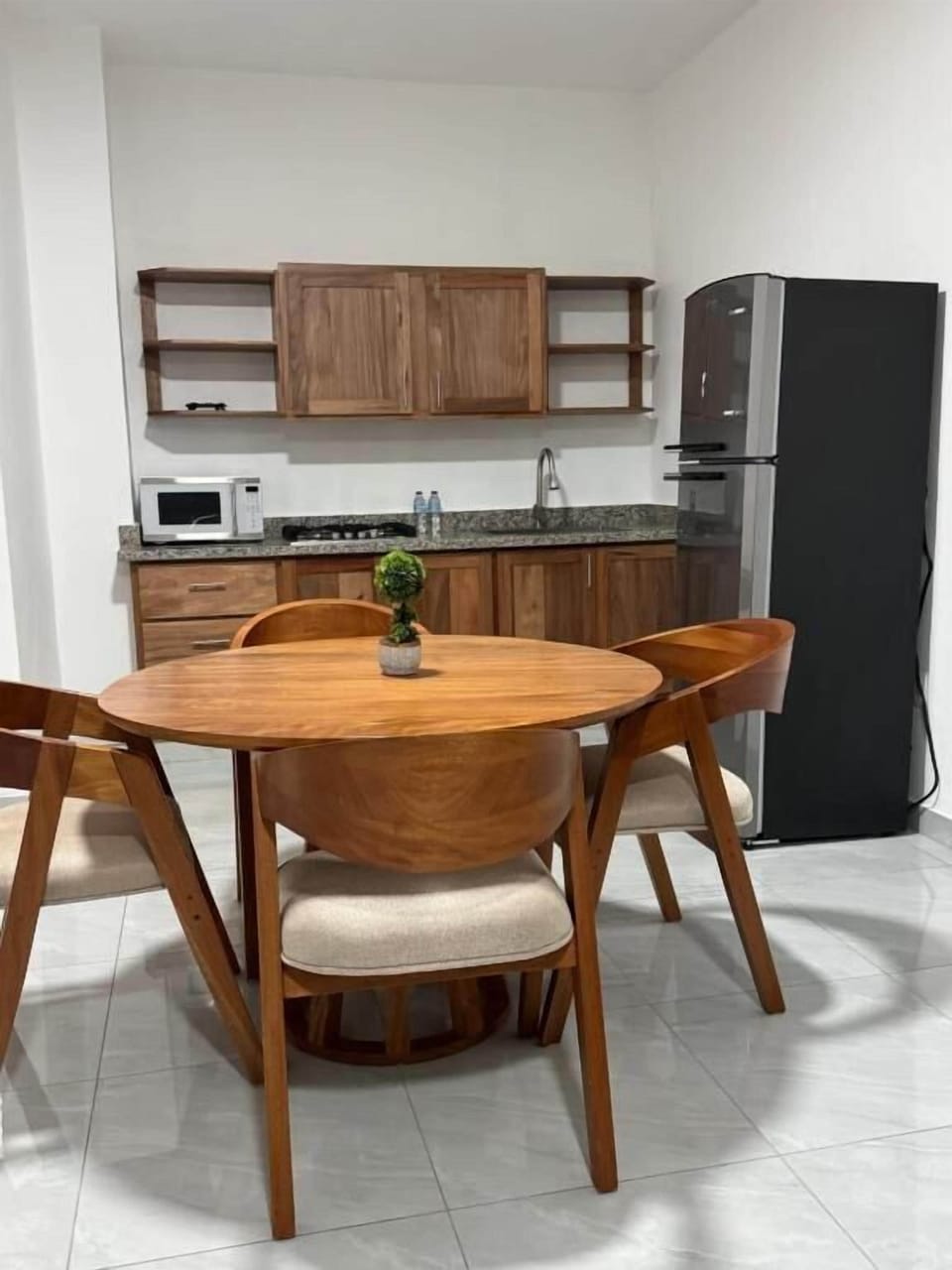 Fridge, microwave