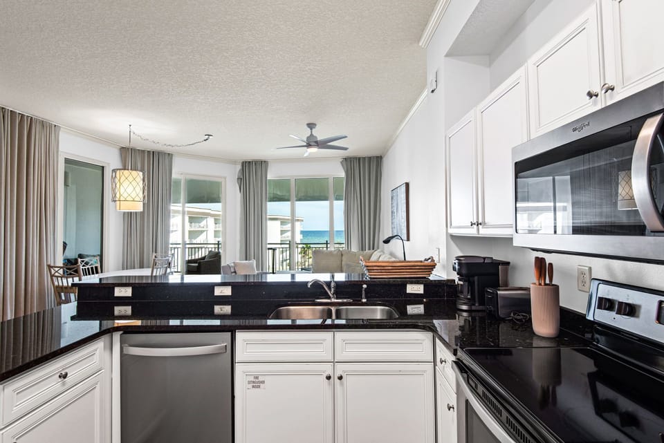 Condo, Multiple Beds, Ocean View (Dunes of Seagrove 302C) | Private kitchen