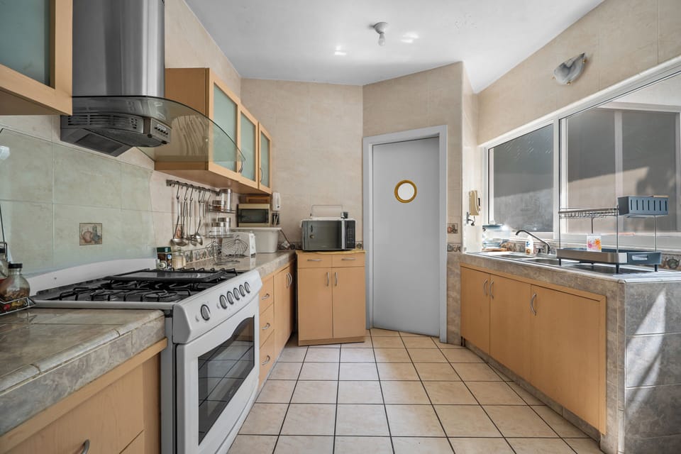 Deluxe House, Garden View | Private kitchen