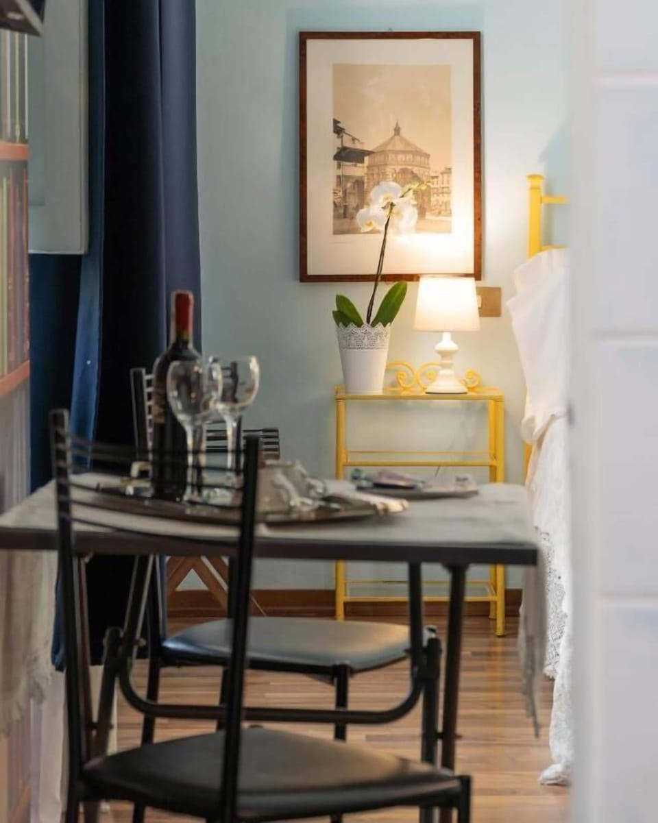 Superior Double Room, City View | Dining