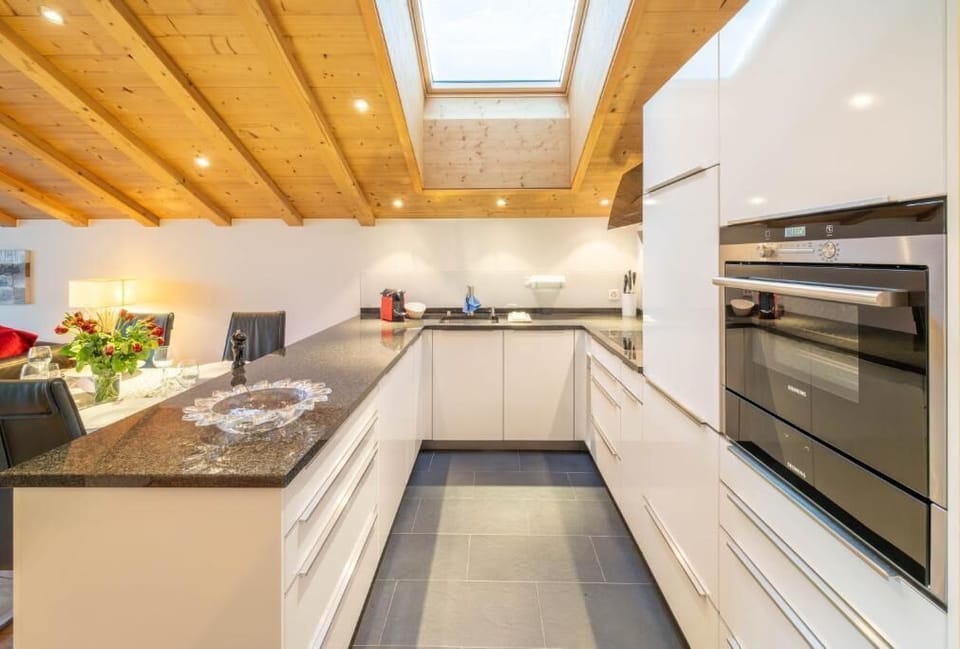 Apartment, Balcony, City View | Private kitchen