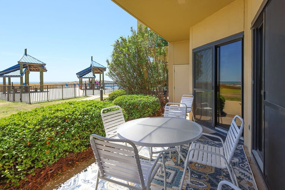 Condo, 2 Bedrooms | Outdoor dining