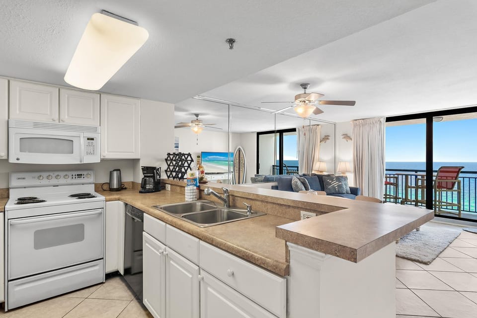 Condo, 1 King Bed with Sofa bed (SunDestin 1405) | Private kitchen