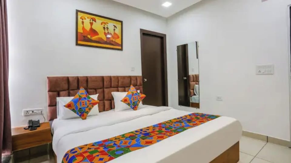 Premium Room | Egyptian cotton sheets, premium bedding, in-room safe, desk