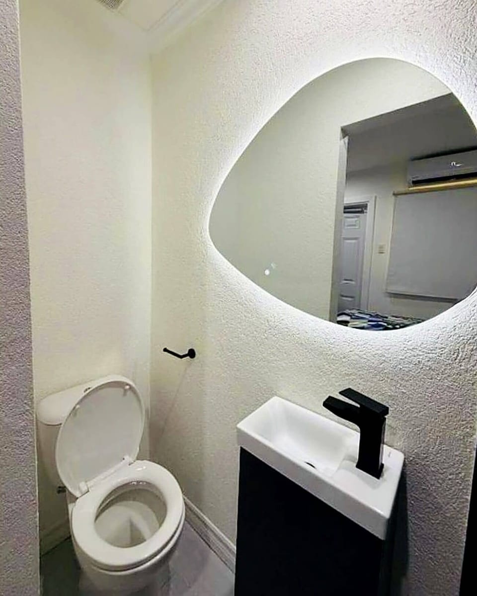 Room, 1 Bedroom | Bathroom
