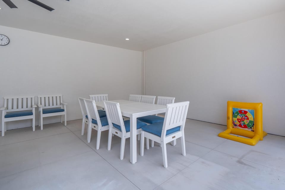 House, Multiple Beds (Seaside Cottage) | Dining