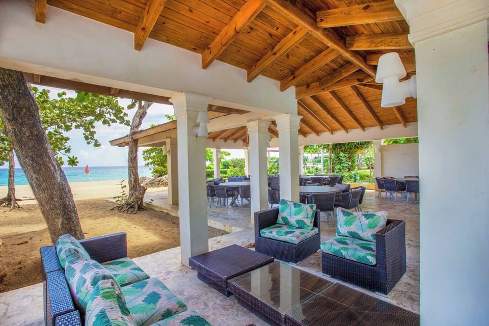 Villa, 3 Bedrooms, Balcony | Outdoor dining